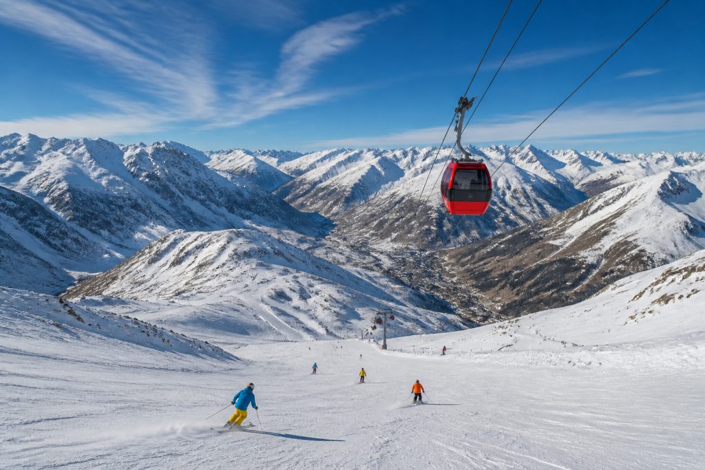 Pla dadet pyrenees vue panoramique sur les pistes