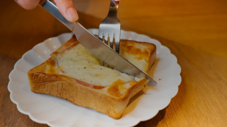 Croque-monsieur au four : béchamel épaisse et 12 minutes