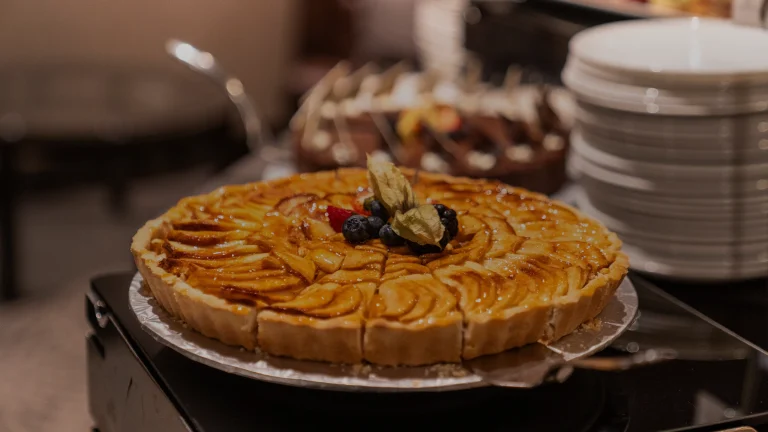 Tarte normande : pommes, crème épaisse et cuisson en 3 temps